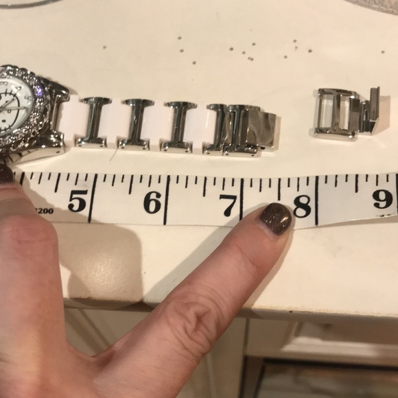 Hello Kitty Sanrio Watch. NWOT - Picture 13 of 16